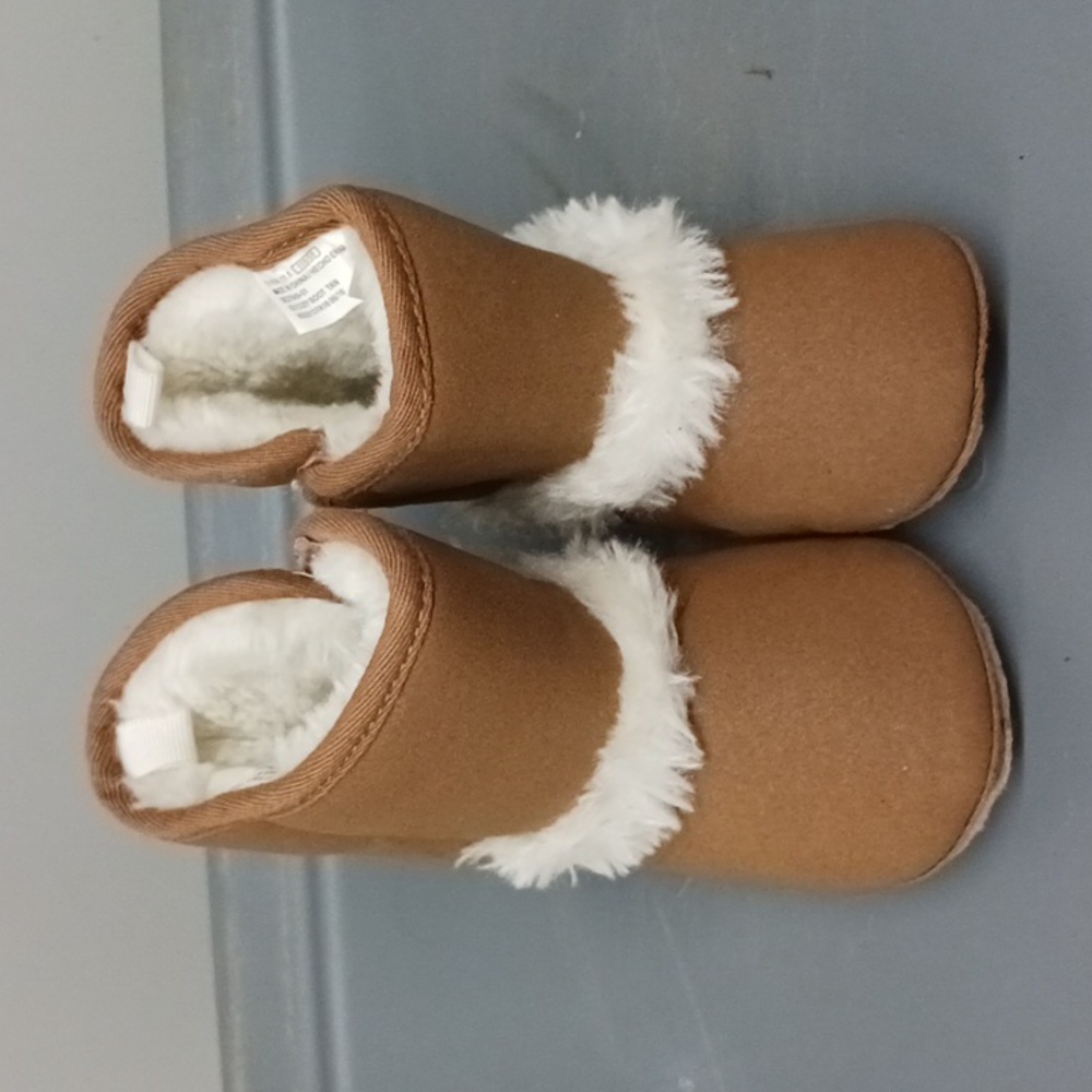 Snow boots